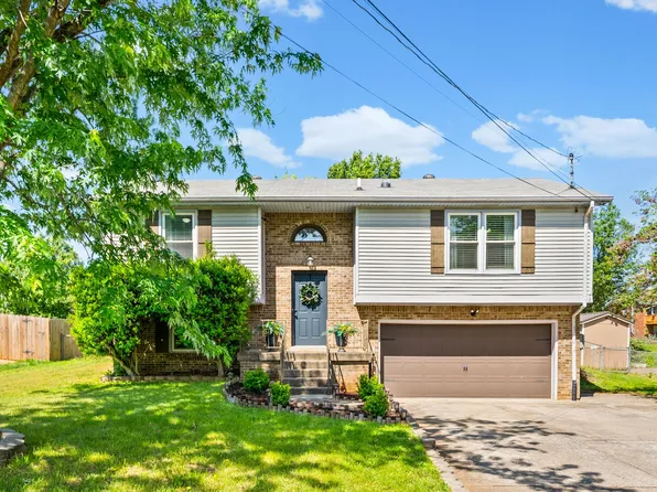 3324 Carrie Dr, Clarksville, TN 37042