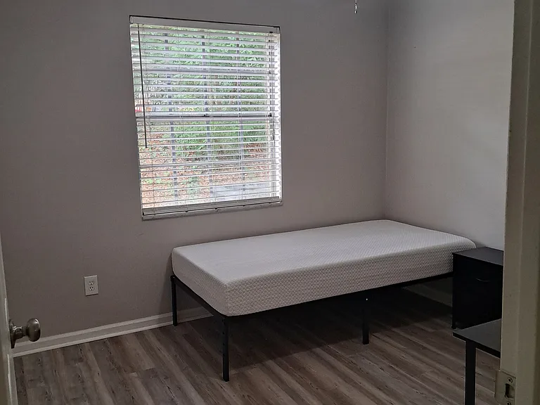 1816 Aaron Rd — Photo 5