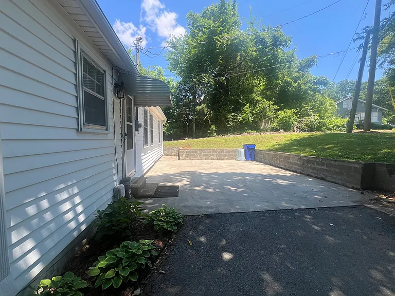 401 Crest St — Photo 11