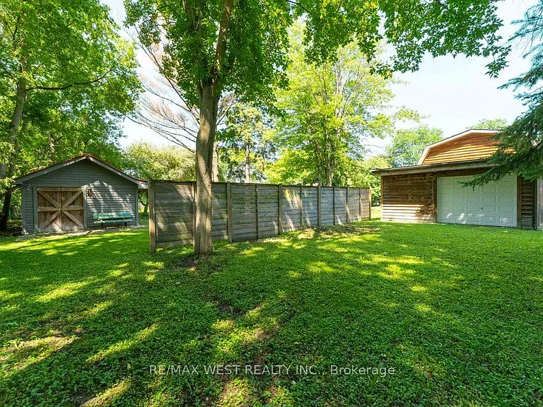 67 May Ave — Photo 32