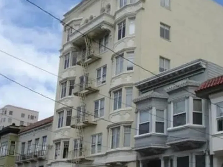2335 Larkin St #32 — Photo 14