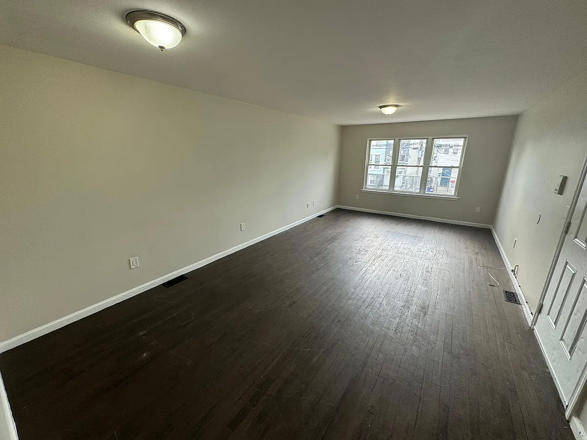 Building Photo - 740 S 15th St #H1