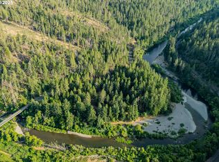 5925 Cow Creek Rd, Riddle, OR 97469