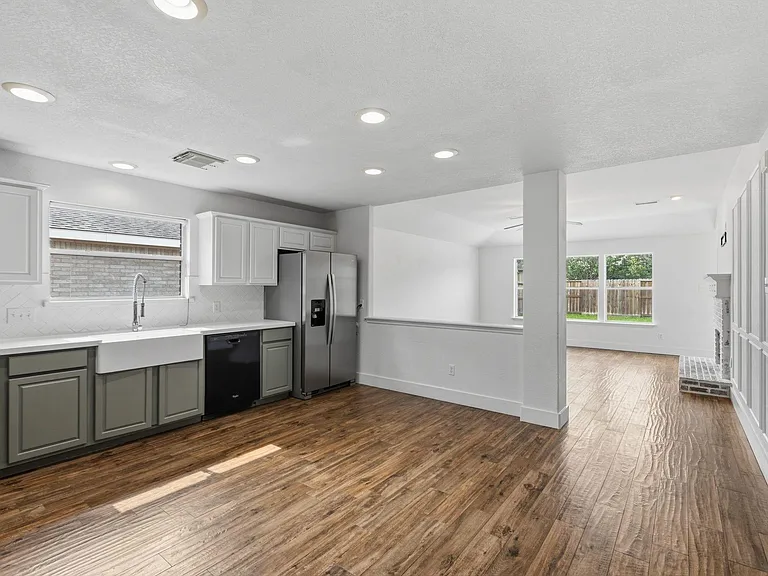 9318 Castlegap Dr — Photo 9