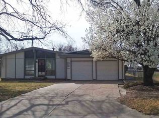 999 N Country Acres Ave, Wichita, KS 67212