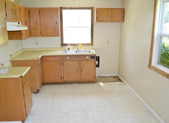 2nd image of 10004 Stevens Ave S
