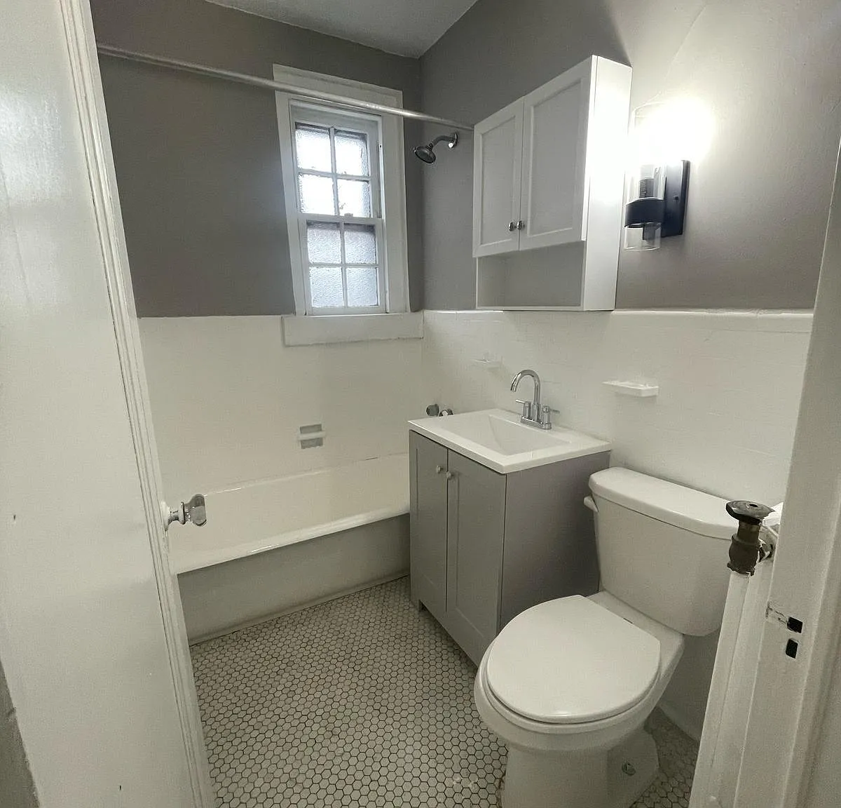 Studio, 1.0 bath, $1,375 — Photo 3