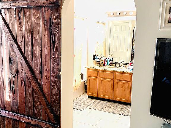 5th image of 6620 S Cedar Hill Ct