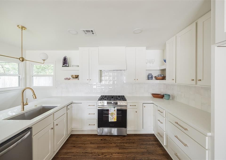 1st image of 2121 Erin Pl