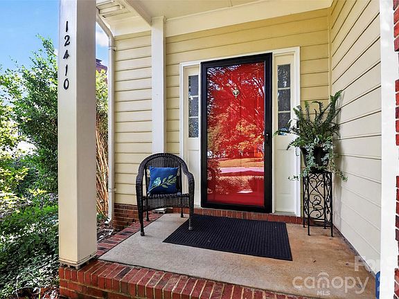 3rd image of 12410 Cool Mist Ln
