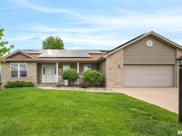 800 Simon St, Washington, IL 61571