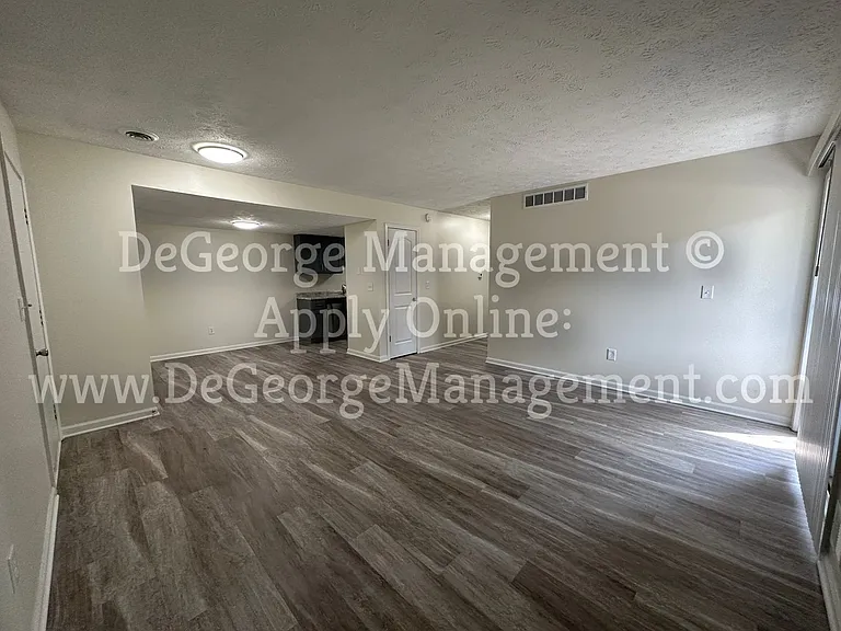 Pine Ridge Apartments — Photo 11