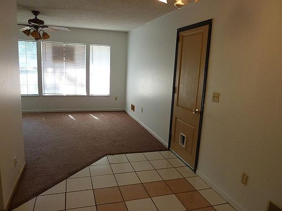 4th image of 10819 Bennington Ave