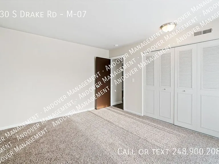 330 S Drake Rd #M-07 — Photo 45