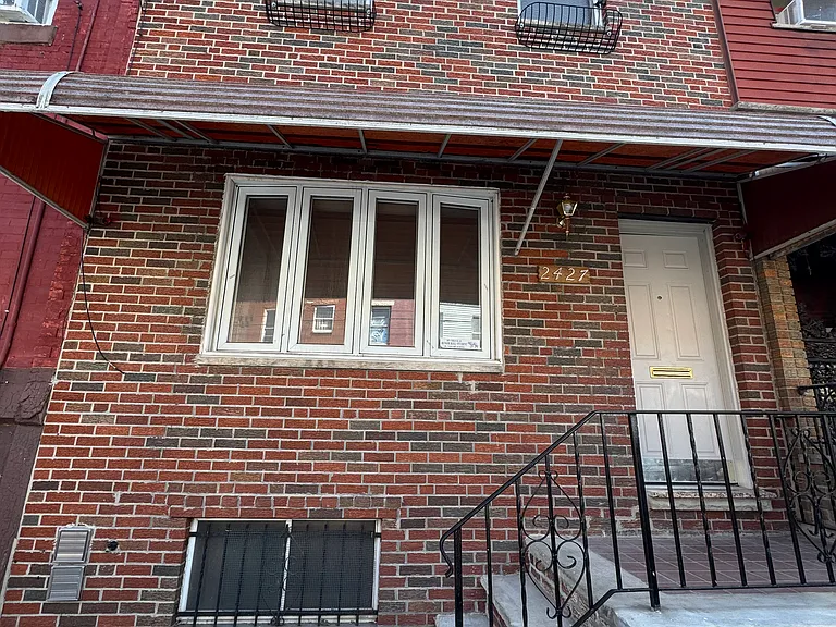 2427 S 6th St — Photo 1