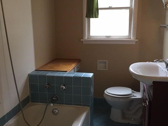 5th image of 4710 22nd Ave NE APT 2