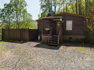 68 Vacation Dr, Whittier, NC 28789