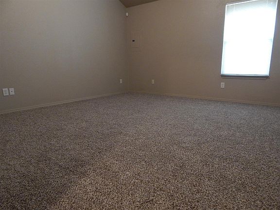 5th image of 3611 Vanguard Dr