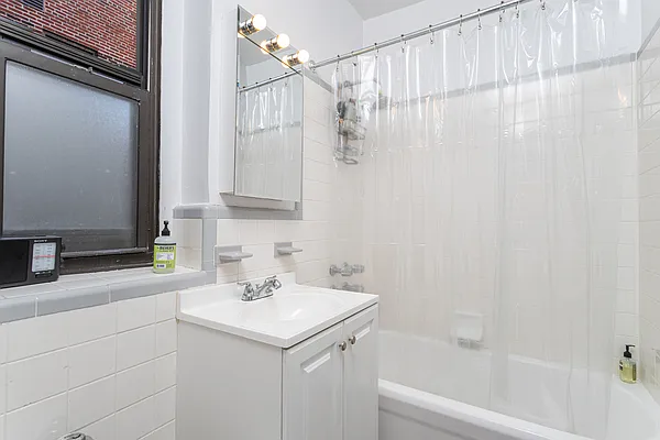 Rented by Douglas Elliman | media 8