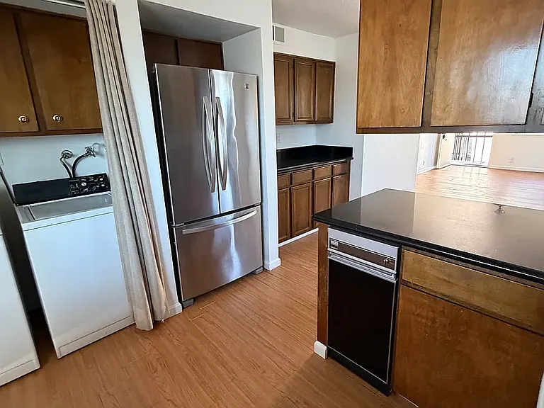 1851 Harrison St #8 — Photo 10
