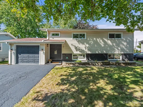3416 Winhaven Dr, Waukegan, IL 60087
