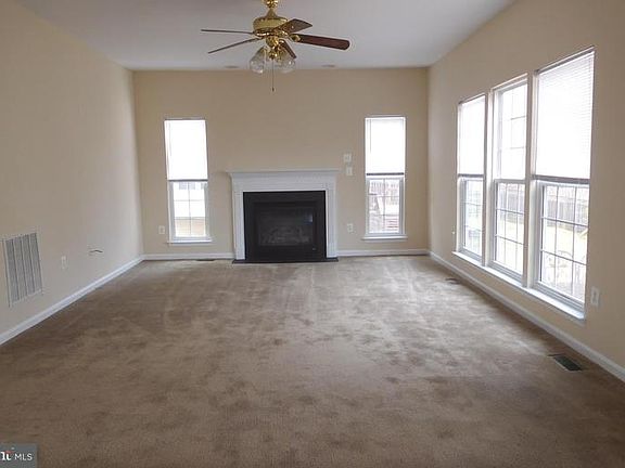 3rd image of 40 Chadwick Dr