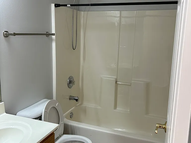 150 Enclave Cir #E — Photo 12