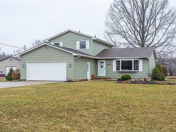 3rd image of 38895 Crook St