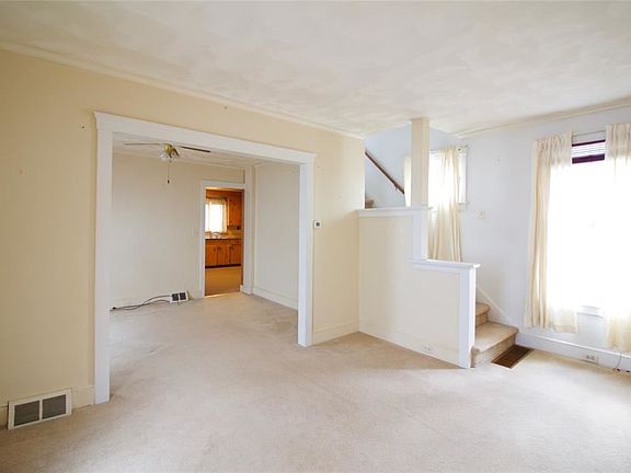 3rd image of 40 Jackson St