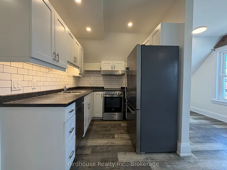 19 Cambridge St S #1 — Photo 1