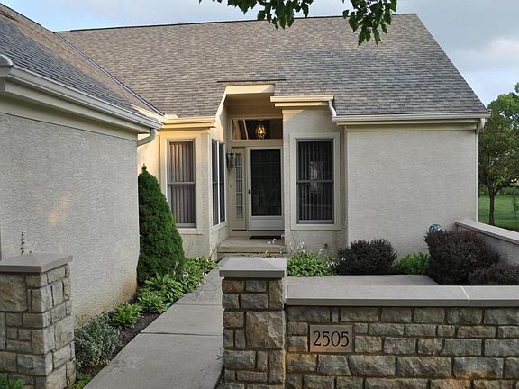 3rd image of 2505 E Vi Lilly Cres