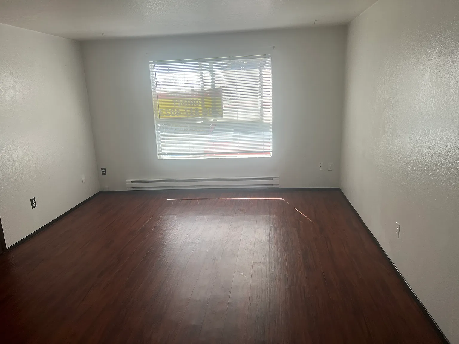 2 bed, 750 sqft, $1,600 — Photo 2