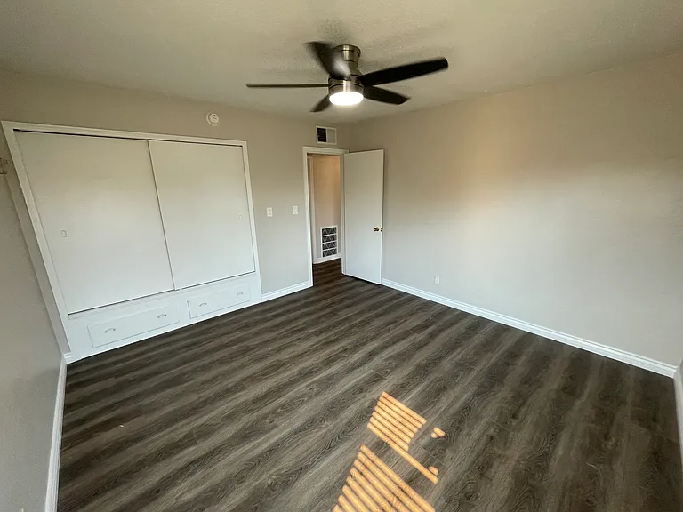 914 W Vassar Ave — Photo 11