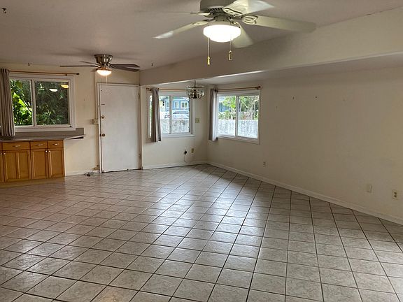 Unfurnished living room