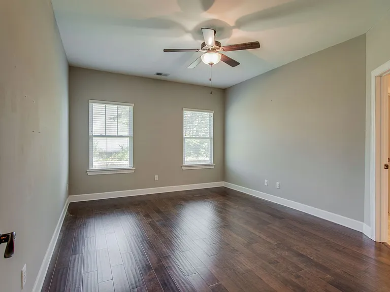 4516 Michigan Ave — Photo 17