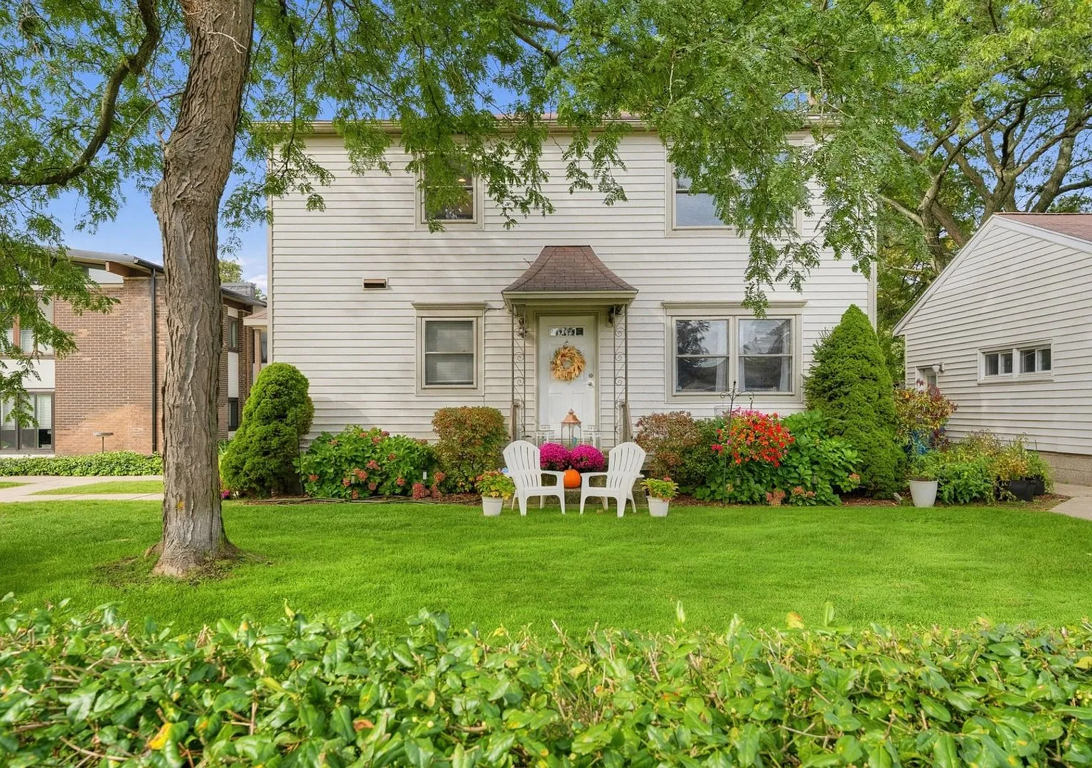 Charming 2BR Condo in Grand Haven — Photo 2