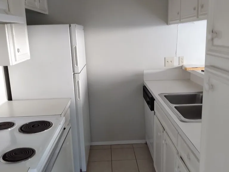 1908 Valley Hill Cir — Photo 9