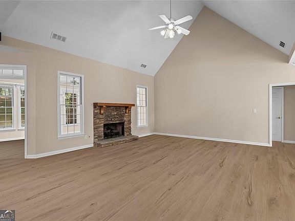 3rd image of 2161 Major Loring Way SW