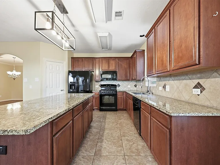 25203 Oak Villa Dr — Photo 16