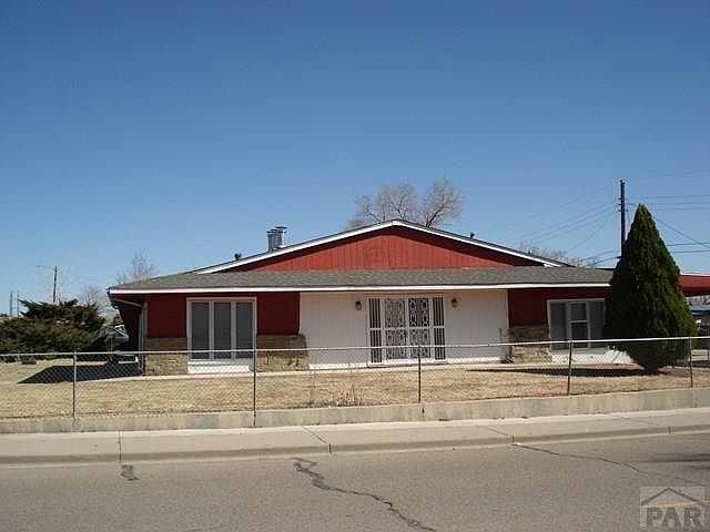 1st image of 2800 E 15th St