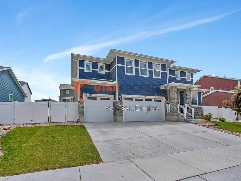 213 W Prickly Pear Dr — Photo 2