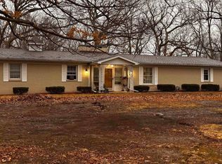 1125 Windcrest Acres, Galesburg, IL 61401