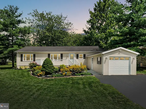 4 Wadsworth Dr, East Berlin, PA 17316