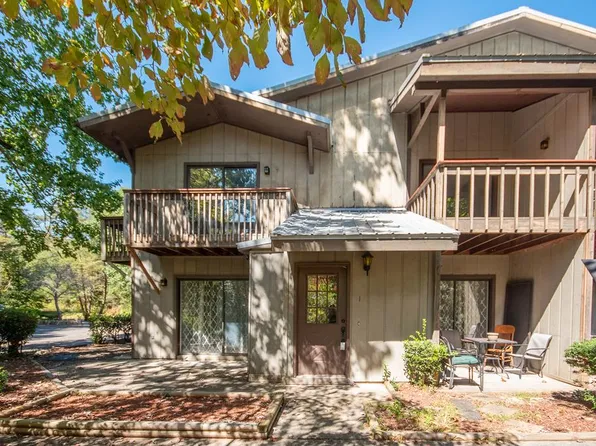 242 Holly Springs Village Rd, Franklin, NC 28734