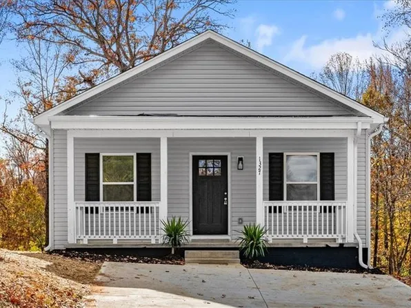 1327 Kirkman St, Greensboro, NC 27406