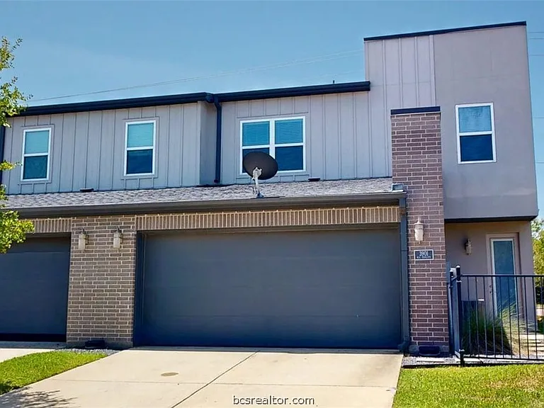 3901 Ws Phillips Pkwy — Photo 1