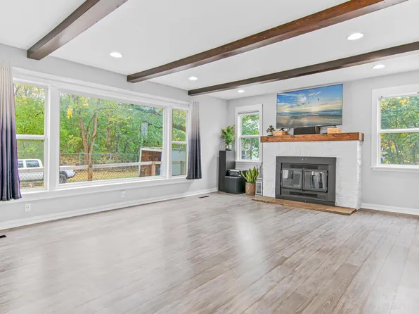 1447 6th St E, Saint Paul, MN 55106