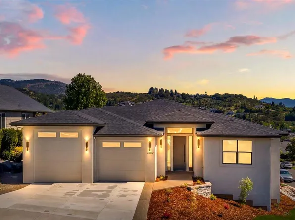 4302 Vista Pointe Dr, Medford, OR 97504