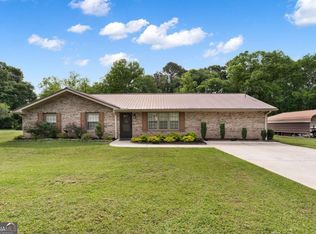 10 Shadow Ln, Cartersville, GA 30120
