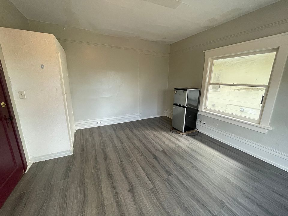2nd image of 5218 17th Ave NE Unit 203